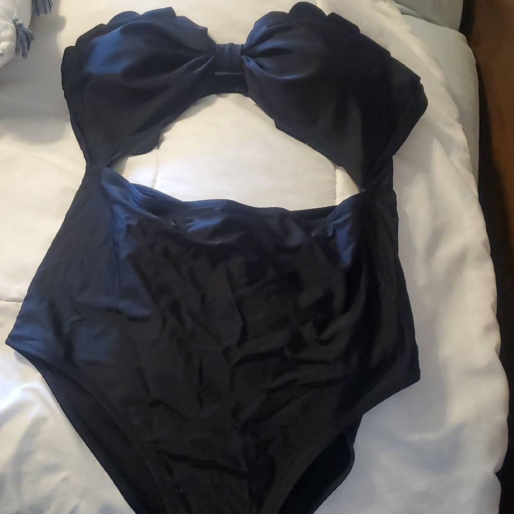 Cupshe Classic Black Swimsuit